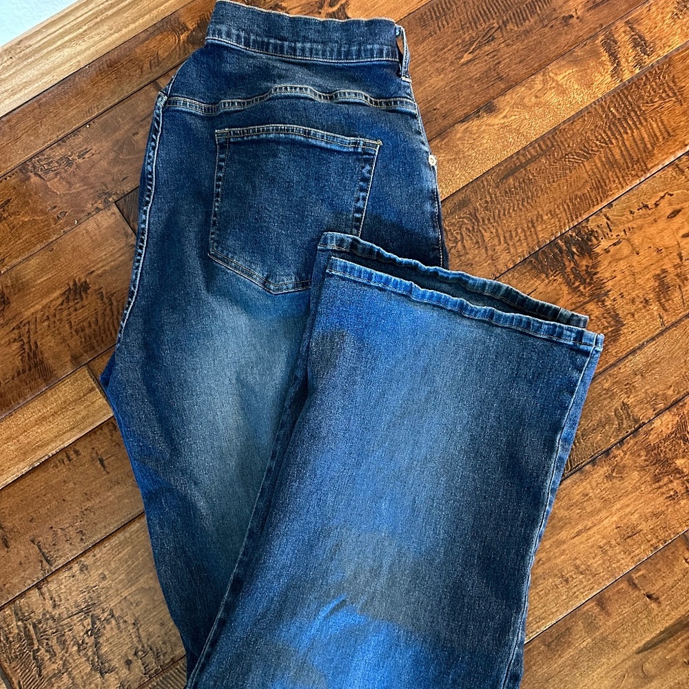 Avenue Blues Bootcut Blue Jeans.  Size 18/30" Inseam.
